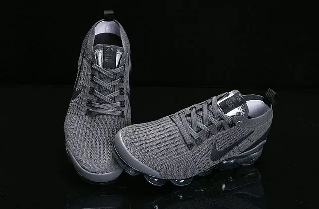 Nike Air VaporMax Chaussures de running noires Flyknit 11