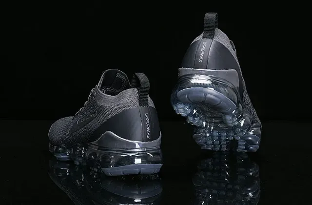 Nike Air VaporMax Chaussures de running noires Flyknit 12