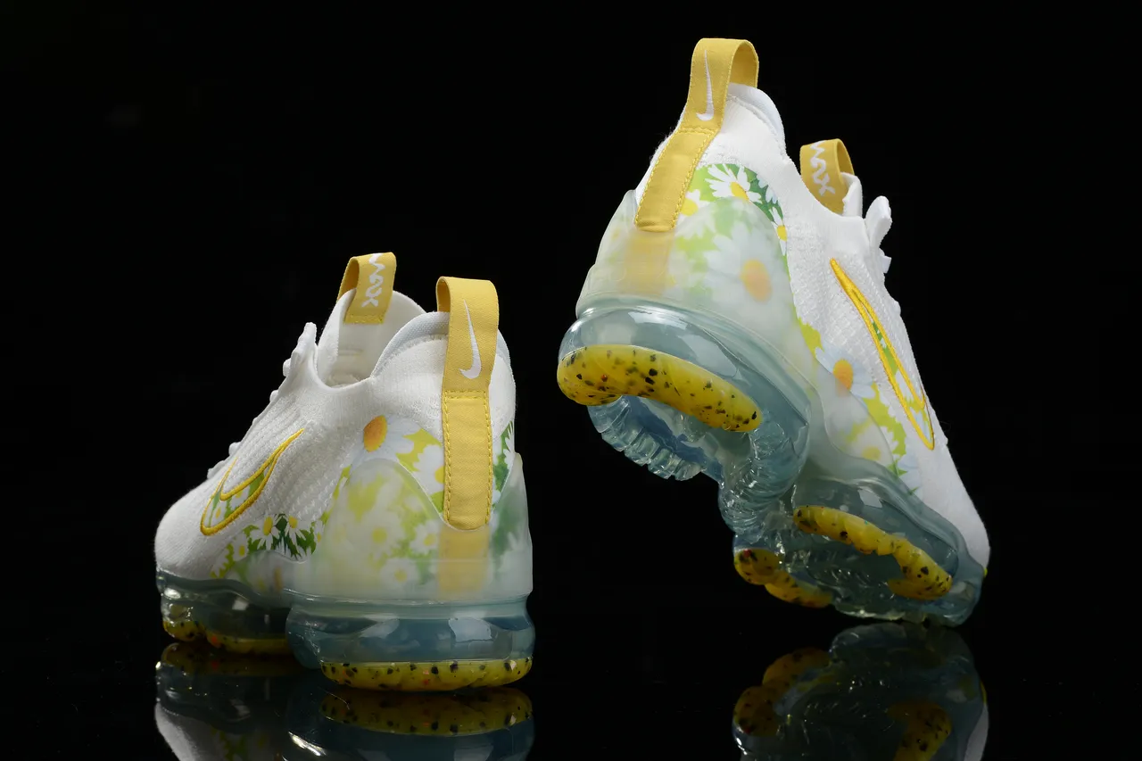Nike Air VaporMax Daisy Print White Yellow Green Lifestyle Sneakers 2