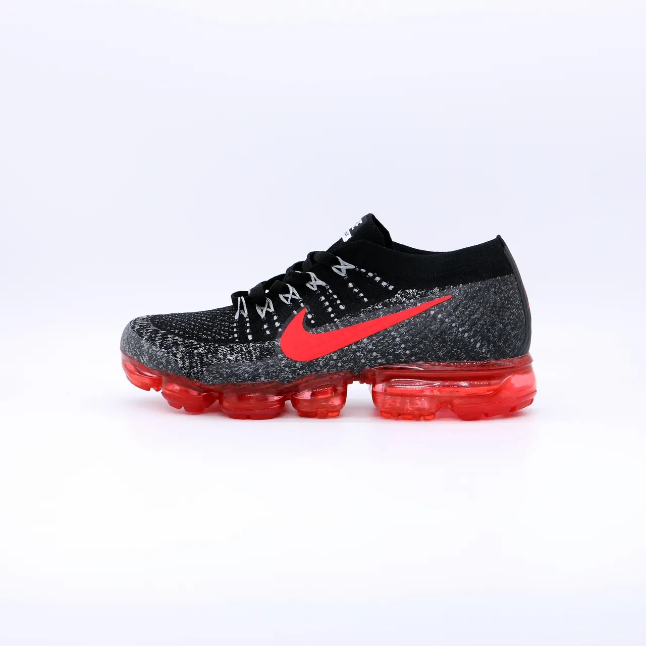 Nike Air VaporMax Flyknit Chaussures de course Noir Gris Rouge 3