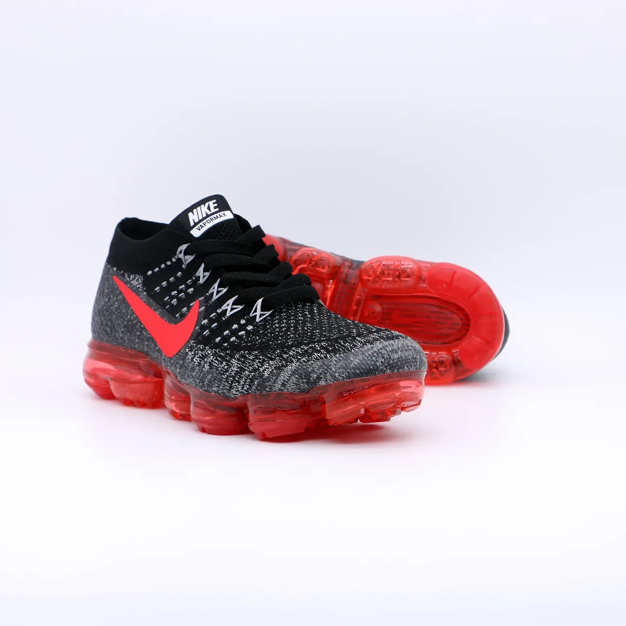 Nike Air VaporMax Flyknit Chaussures de course Noir Gris Rouge 5