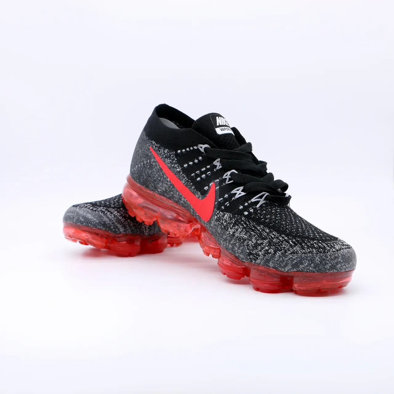 Nike Air VaporMax Flyknit Chaussures de course Noir Gris Rouge 7
