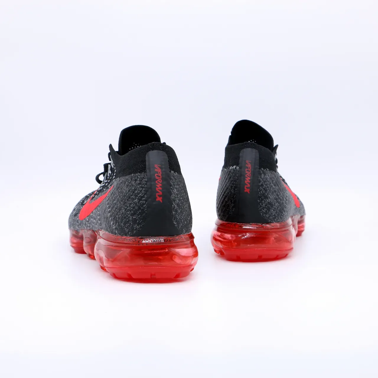 Nike Air VaporMax Flyknit Chaussures de course Noir Gris Rouge 8