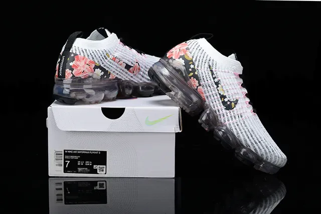 Nike Air VaporMax Flyknit Floral Print Lifestyle Sneakers 10