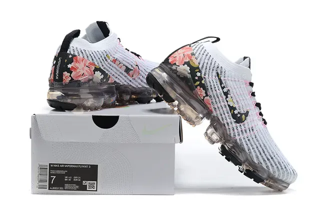 Nike Air VaporMax Flyknit Floral Print Lifestyle Sneakers 17