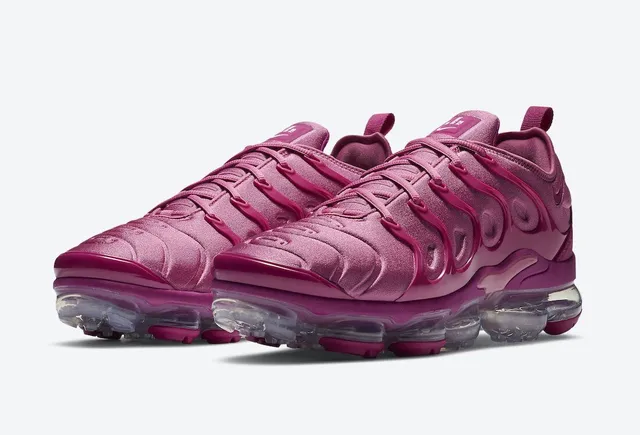 Nike Air VaporMax Plus Magenta Lifestyle Sneakers 3