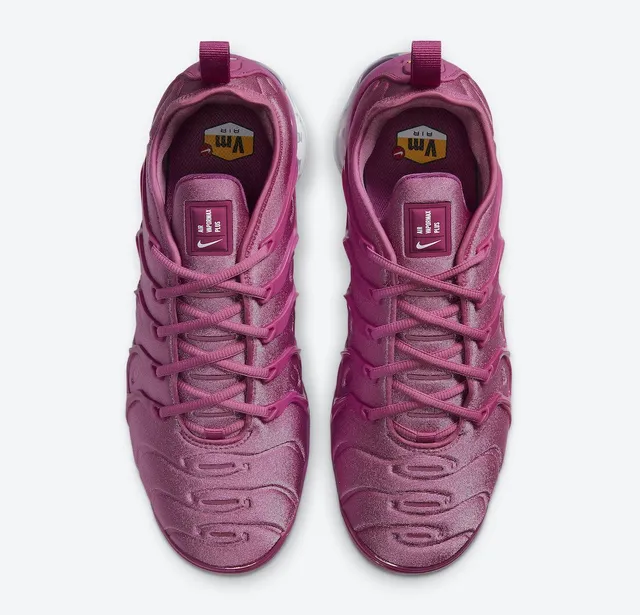 Nike Air VaporMax Plus Magenta Lifestyle Sneakers 4