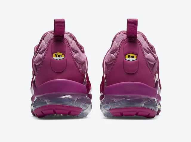 Nike Air VaporMax Plus Magenta Lifestyle Sneakers 5