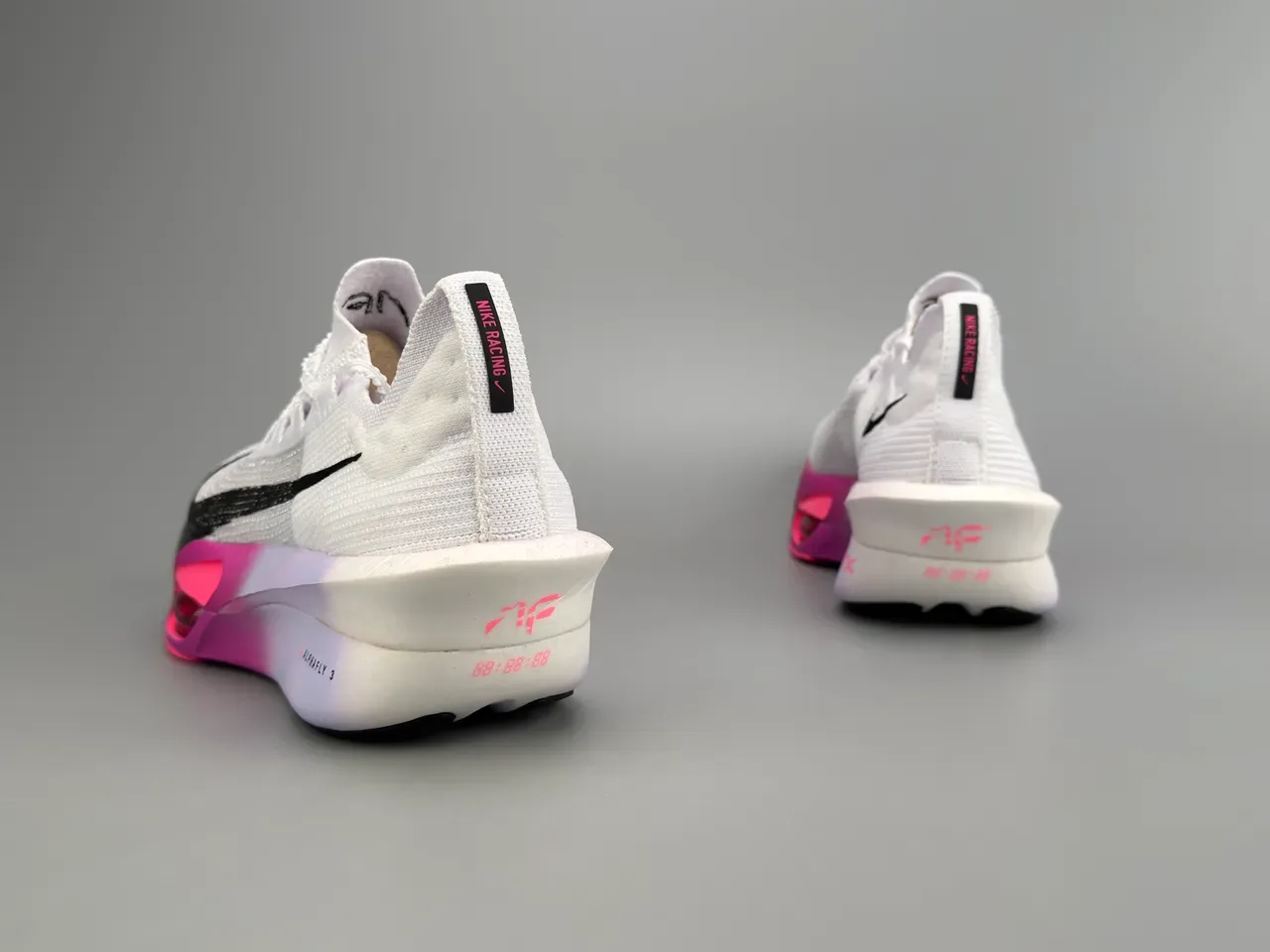Nike Air Zoom Alphafly 3 Branco Preto Magenta Tênis de corrida 8