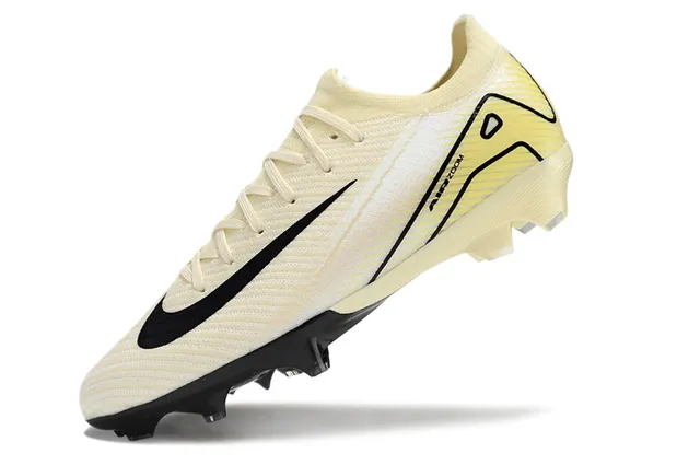 Nike Beige Noir Low-Cut Knit Upper Swoosh Accent Terrain Firme Chaussures de Football 3