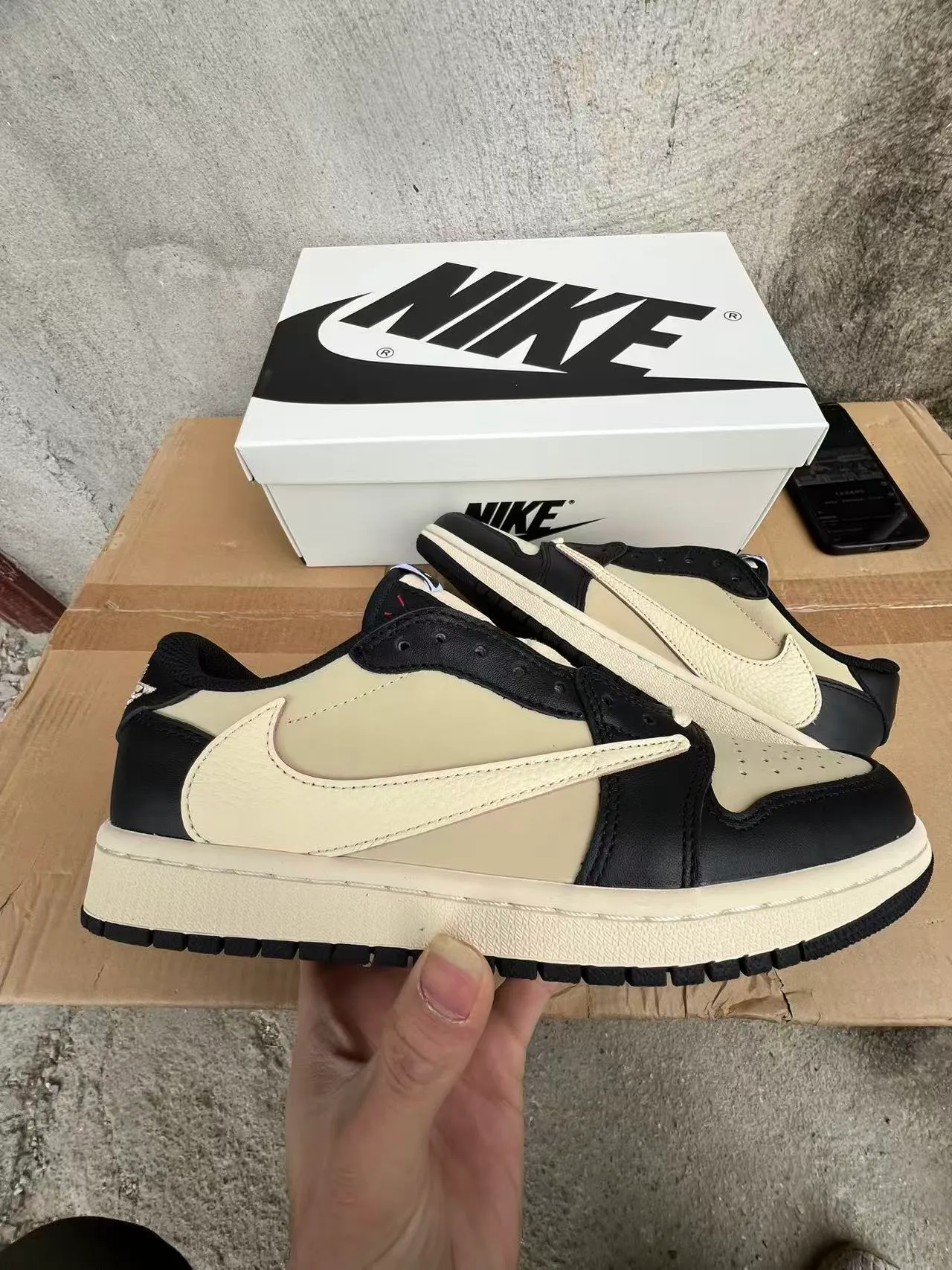 Nike Beige Black Low-Top Leather-Paneled Lifestyle Sneakers 7