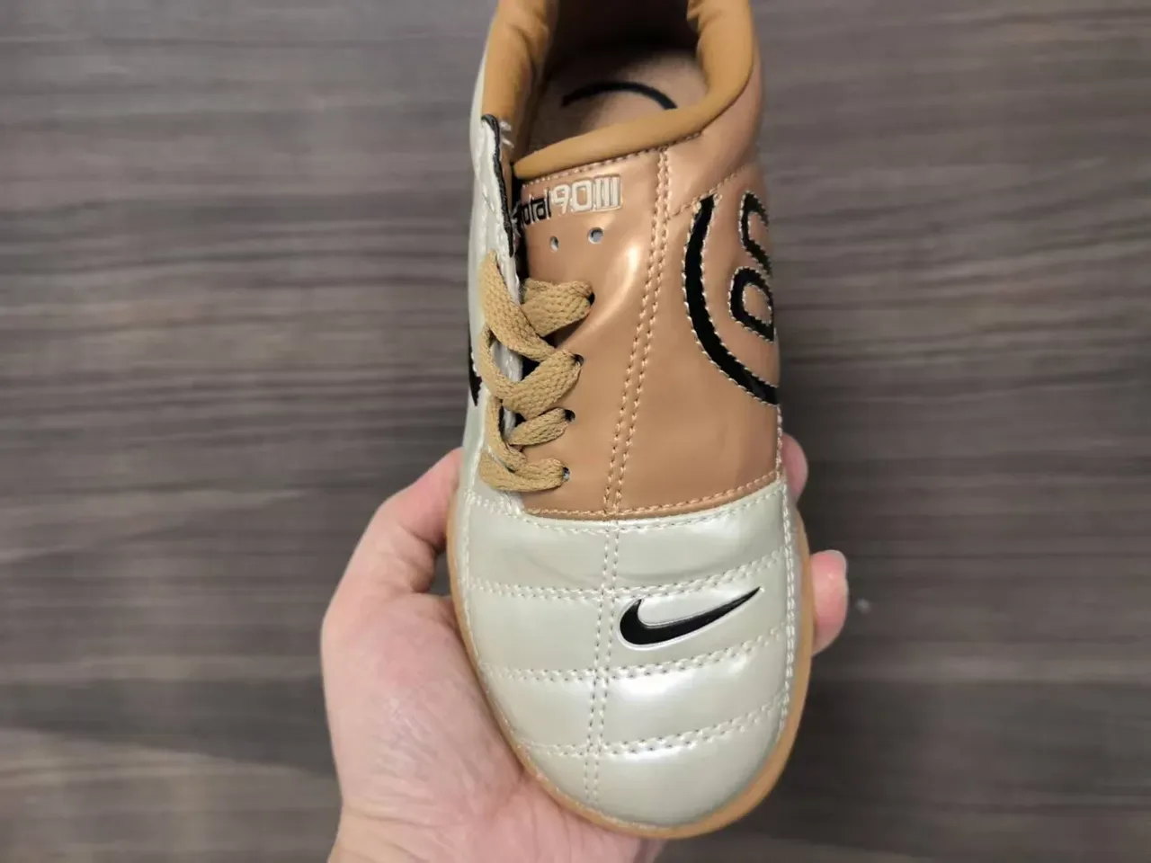 Nike Beige Brown Quilted Metallic Upper Gum Rubber Outsole Indoor Soccer Shoes 5
