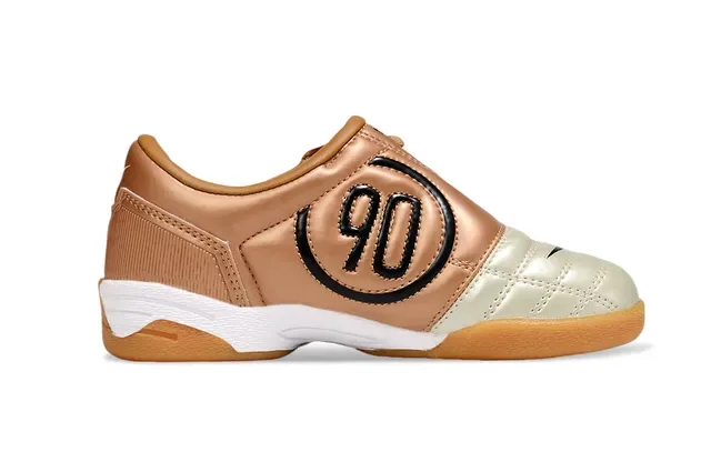 Nike Beige Brown Quilted Metallic Upper Gum Rubber Outsole Indoor Soccer Shoes 11