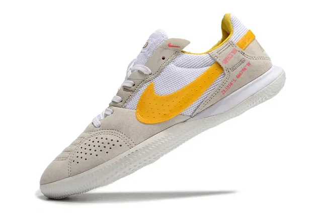 Nike Beige Jaune Low-Top Perforé Daim Toe Chaussures de football intérieur 3