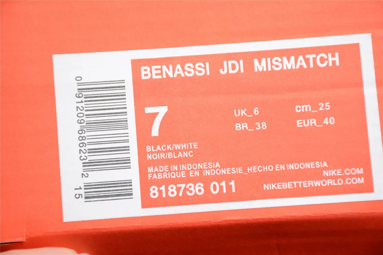 Nike Benassi JDI 黑白两色人字拖 2