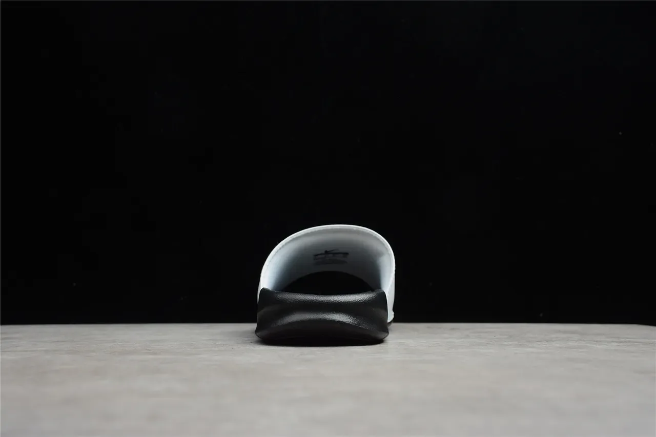 Nike Benassi JDI 黑白两色人字拖 7