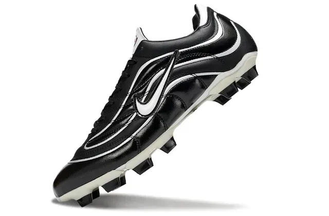 Nike Black and White Wave-Piped Firm-Ground Soccer Shoes 2