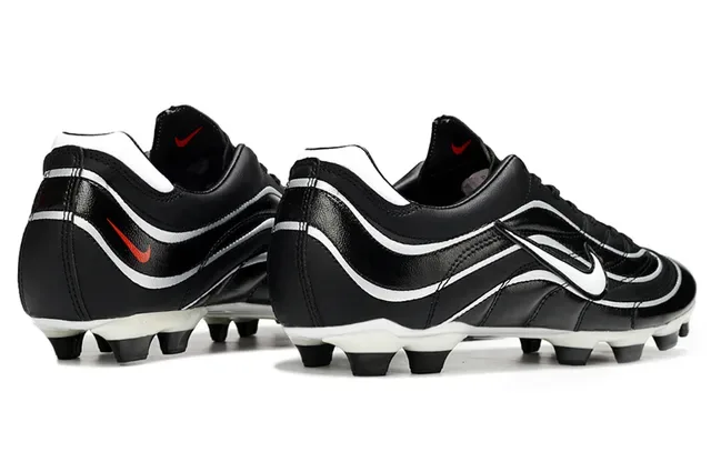 Nike Black and White Wave-Piped Firm-Ground Soccer Shoes 4