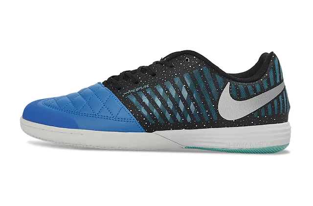 Nike Noir Bleu Chaussures de football indoor à lacets bas avec capuchon d'orteil matelassé 7