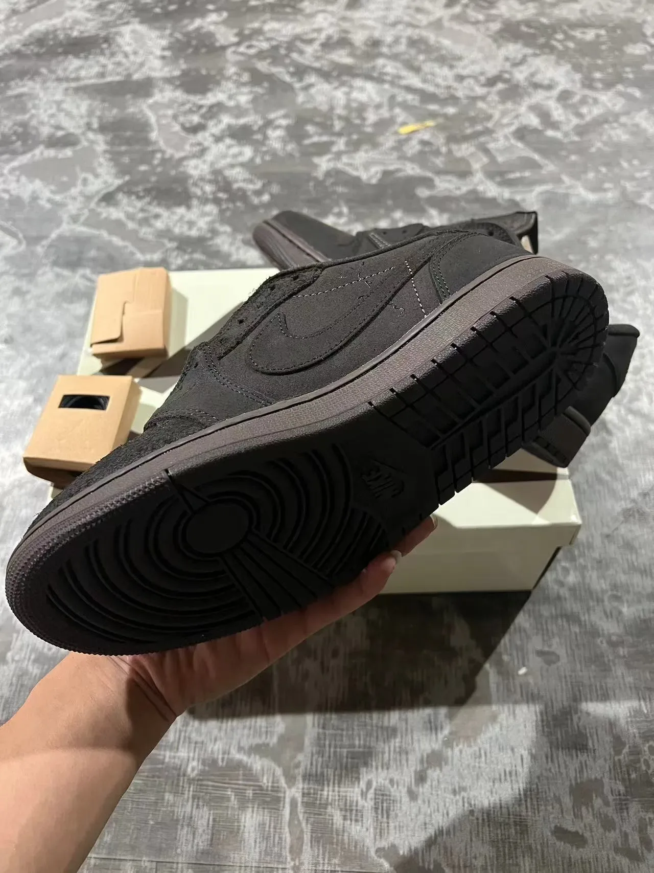 Nike Black Brown Low-Top Mixed-Material Upper Lifestyle Sneakers 6