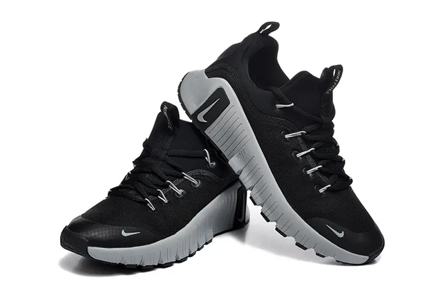 Nike Black Gray Sculpted Segmented Midsole Knit Upper Running Shoes 3