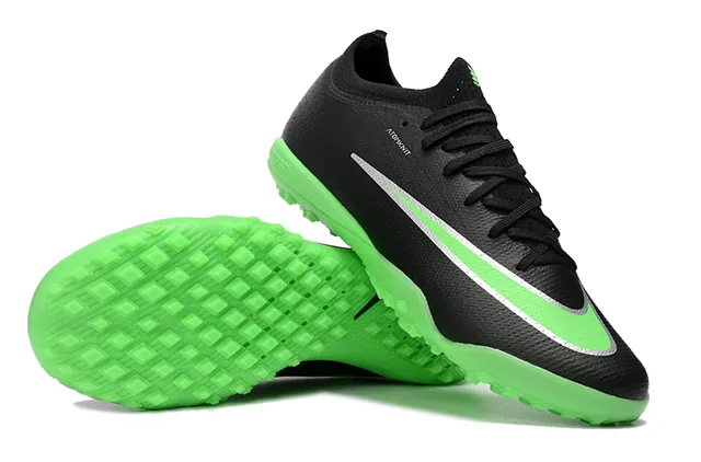 Nike Chaussures de football turf noir et vert coupe basse upper sock-fit en tissu Atomknit 2