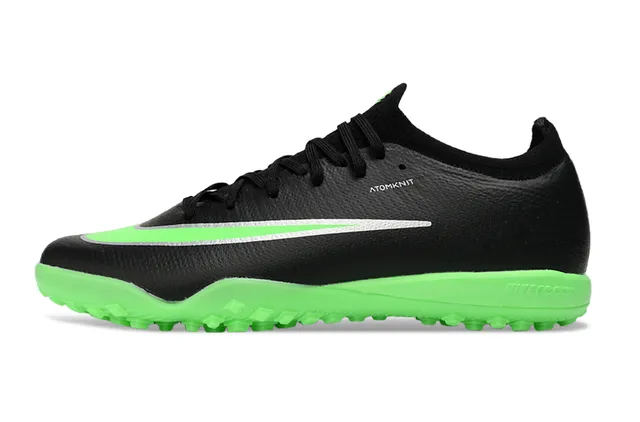 Nike Chaussures de football turf noir et vert coupe basse upper sock-fit en tissu Atomknit 6