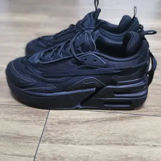 Nike Black Monochrome Layered Synthetic Mesh Upper Lifestyle Sneakers