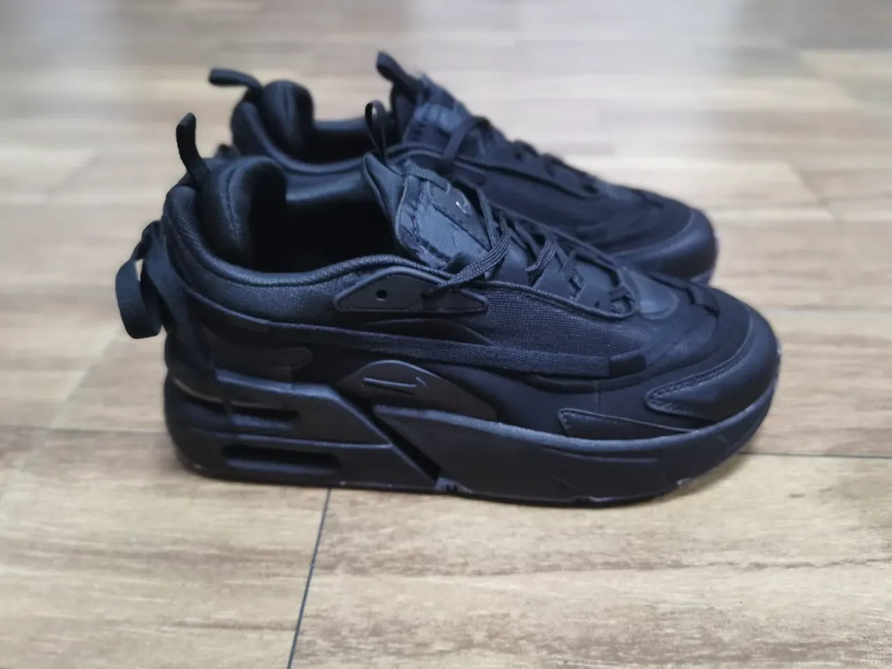 Nike Chaussures Lifestyle Noires Monochromatiques avec Upper en Malla Synthétique en Couches 2