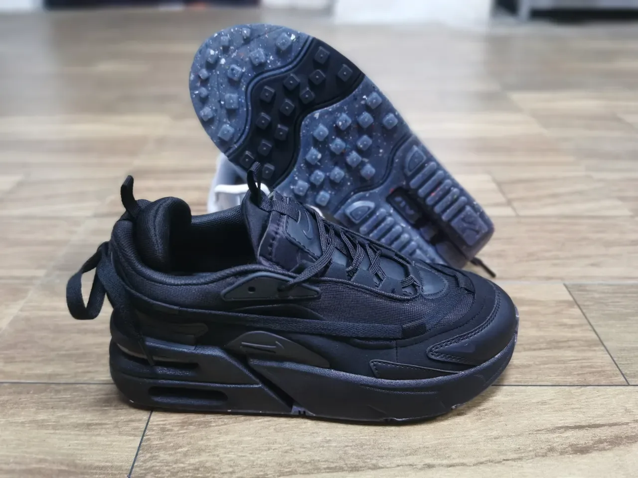 Nike Chaussures Lifestyle Noires Monochromatiques avec Upper en Malla Synthétique en Couches 4