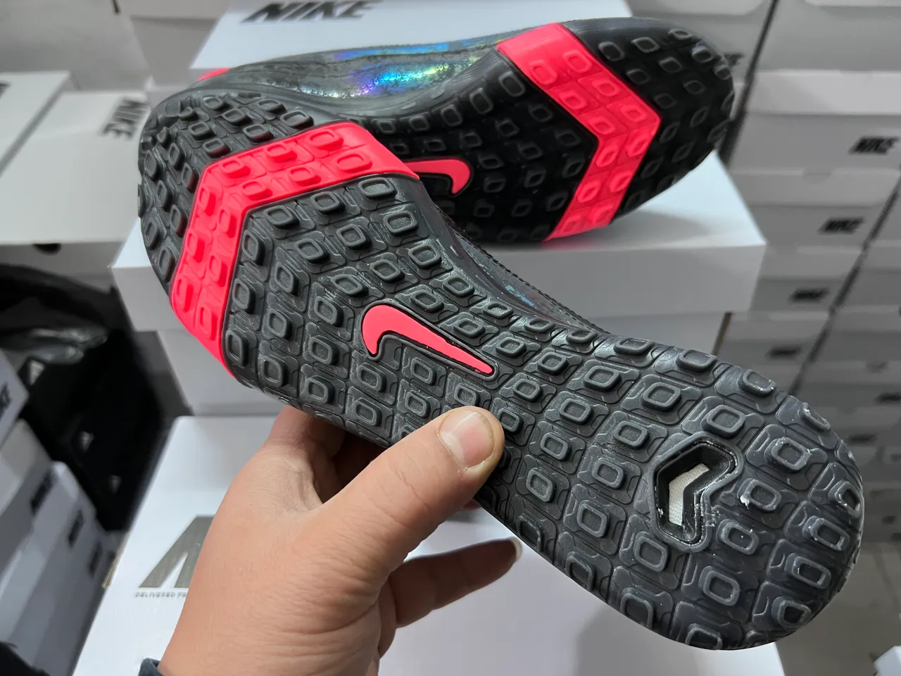 Nike Sapatos de Futebol Turf Preto Rosa Colar Ajustado a Meia Overlay de Onda Iridescente 2