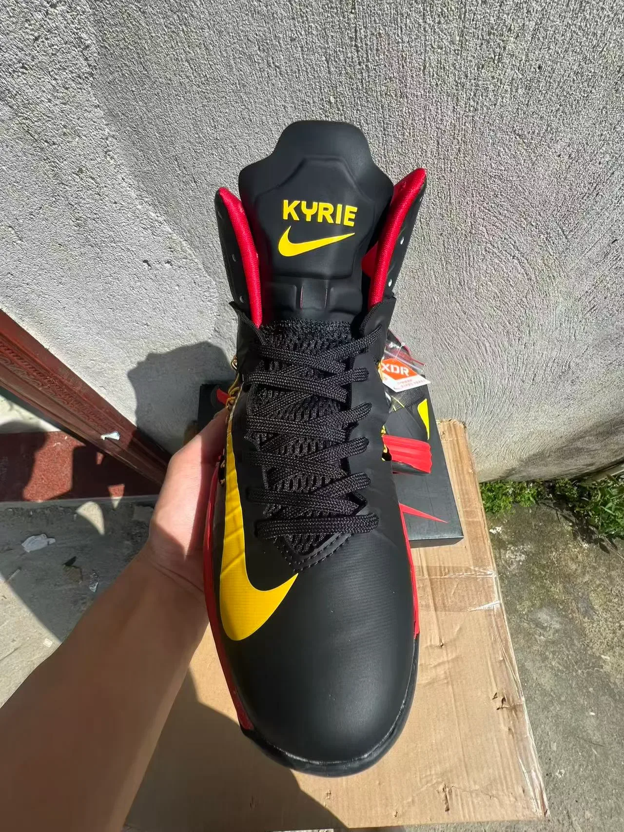 Nike Chaussures de Basketball Hautes Noires et Rouges avec Upper en Maille et Synthétique 3