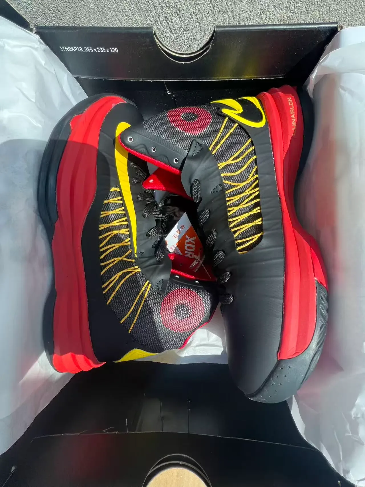 Nike Chaussures de Basketball Hautes Noires et Rouges avec Upper en Maille et Synthétique 9