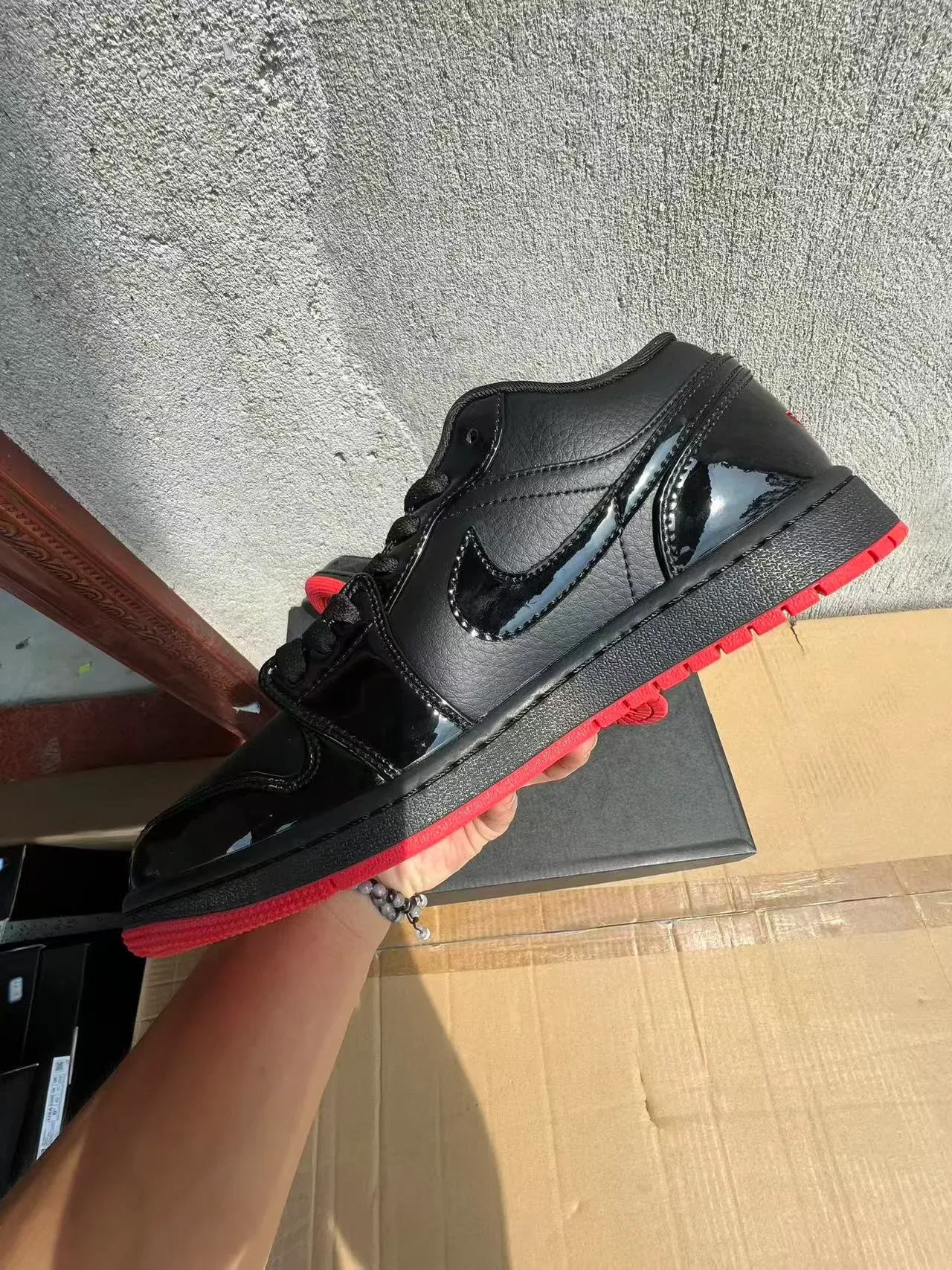 Nike Black Red Low-Top Patent Leather Accents Lifestyle Sneakers 5