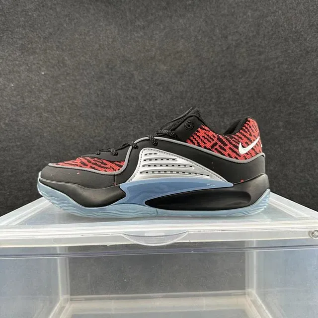 Nike Black Red Silver Patterned Knit High-Top Basketball Shoes 2