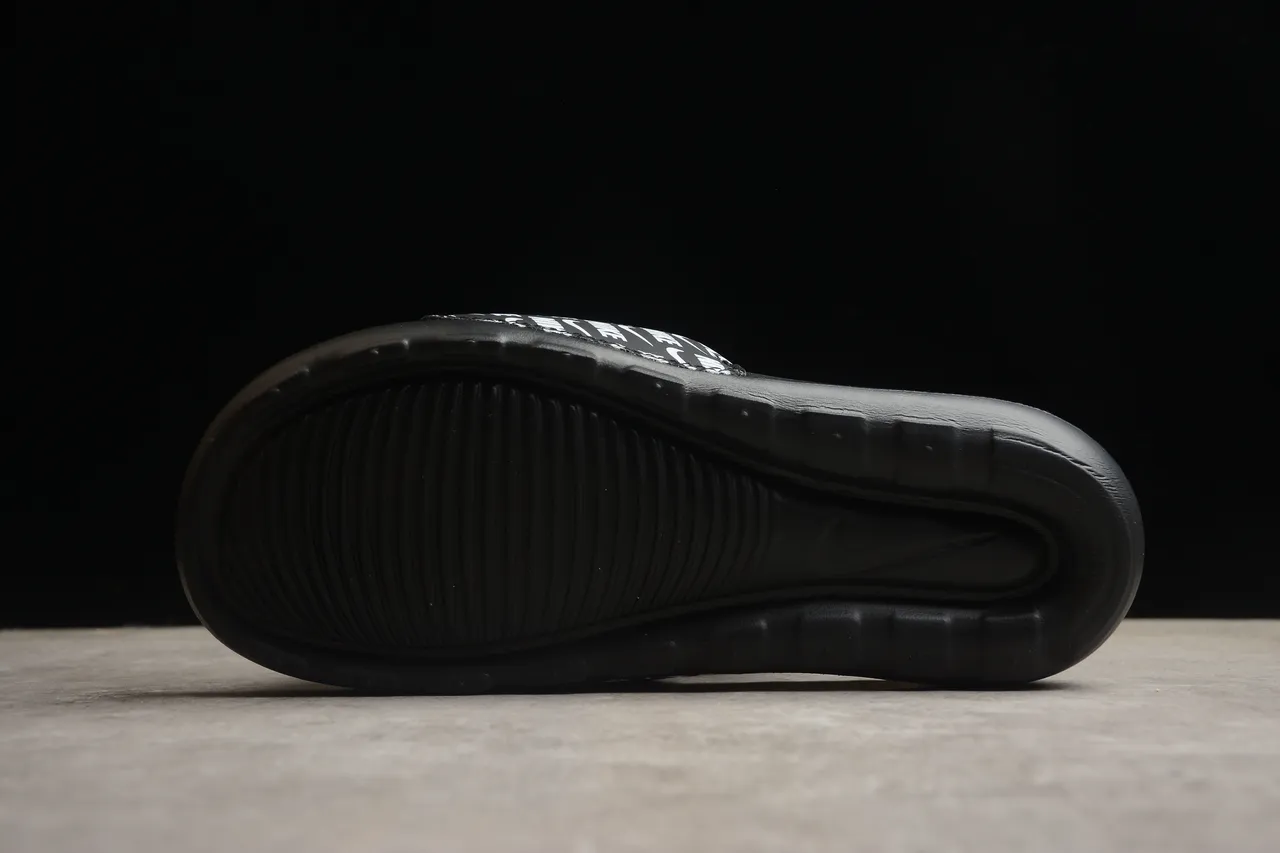 Nike Black White All-Over Logo Strap Molded Contoured Footbed Slippers 9