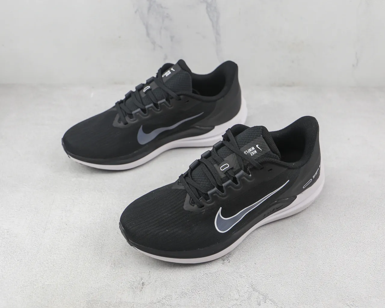 Nike Black White Engineered Mesh Upper Asymmetric Lacing System Running Shoes 4