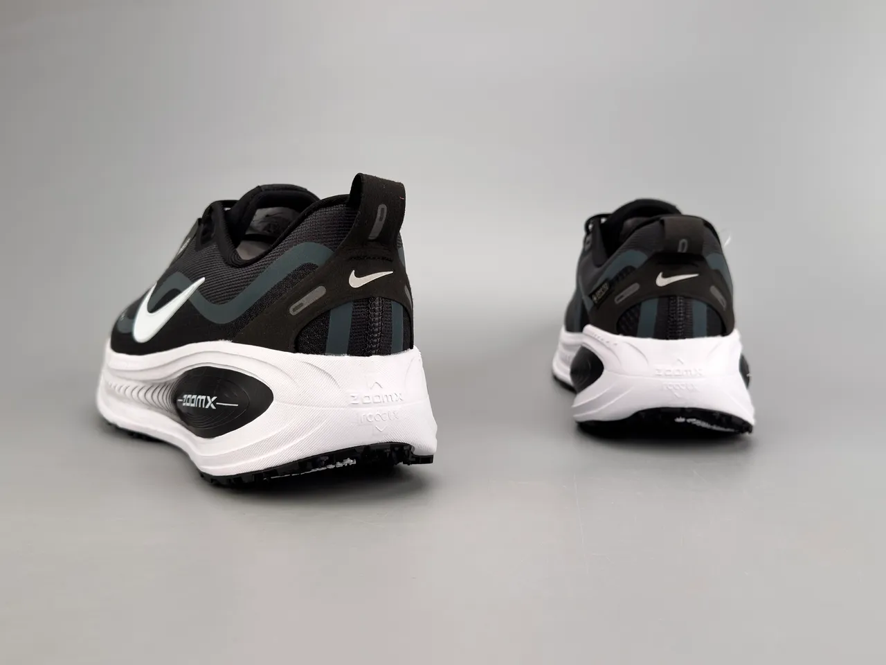 Nike Black White Engineered Mesh Upper GORE-TEX Waterproofing Running Shoes 6