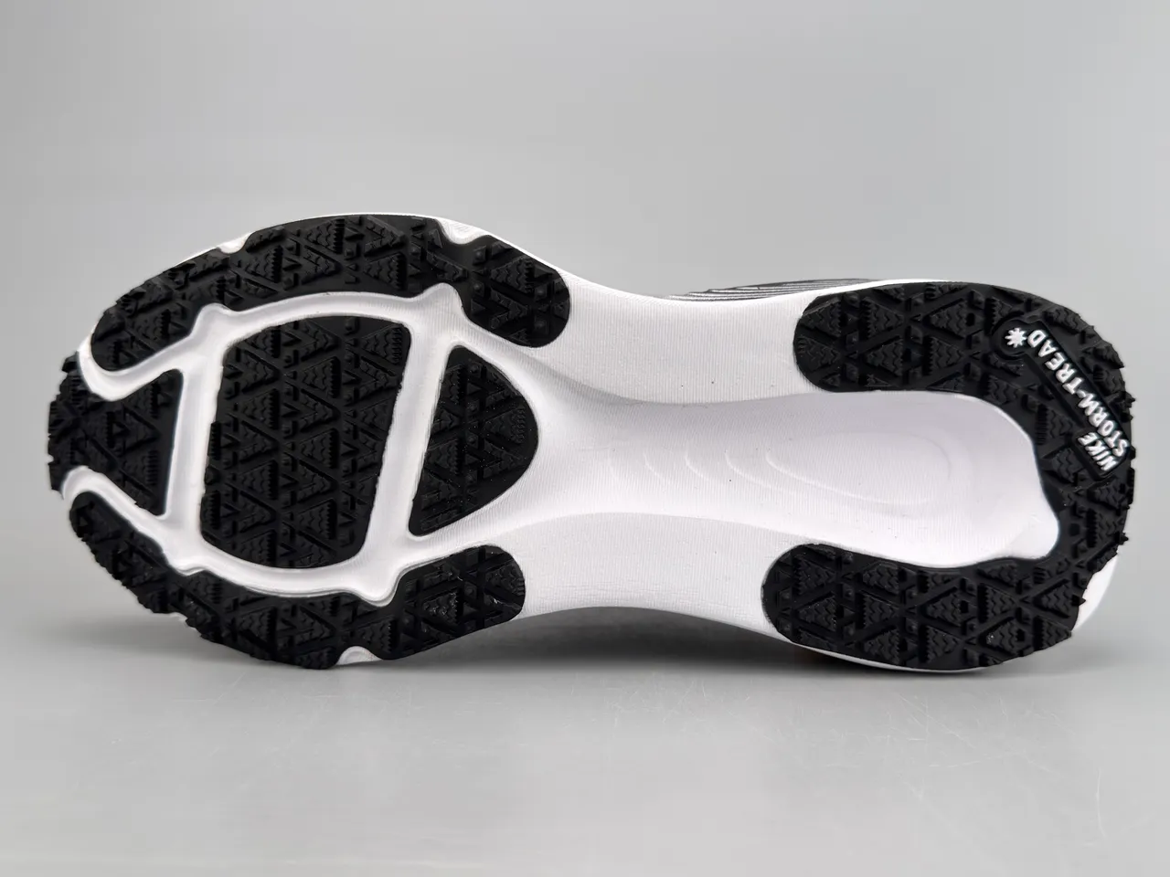 Nike Black White Engineered Mesh Upper GORE-TEX Waterproofing Running Shoes 8