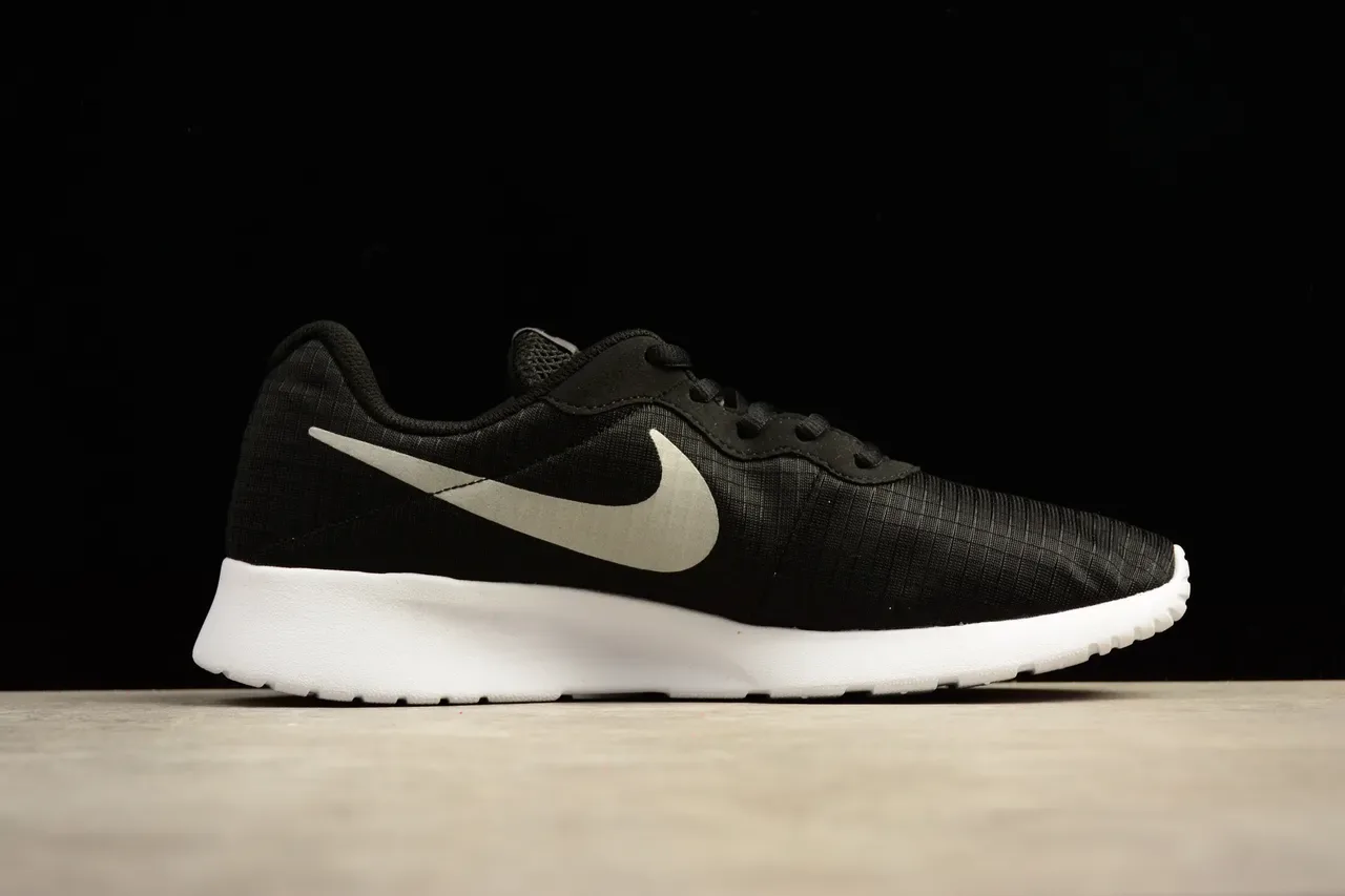 Nike Black White Mesh Upper Metallic Swoosh Lifestyle Sneakers 6