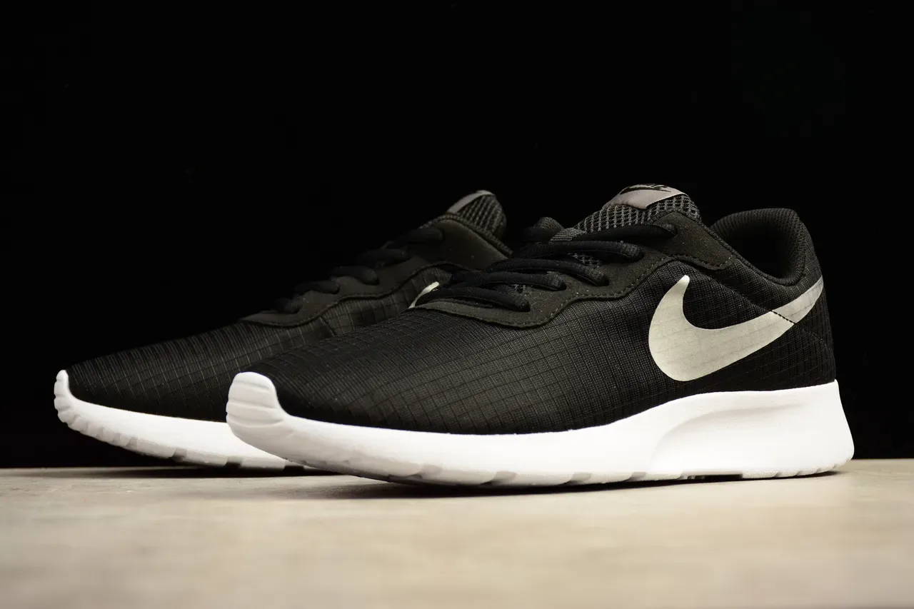 Nike Black White Mesh Upper Metallic Swoosh Lifestyle Sneakers 7