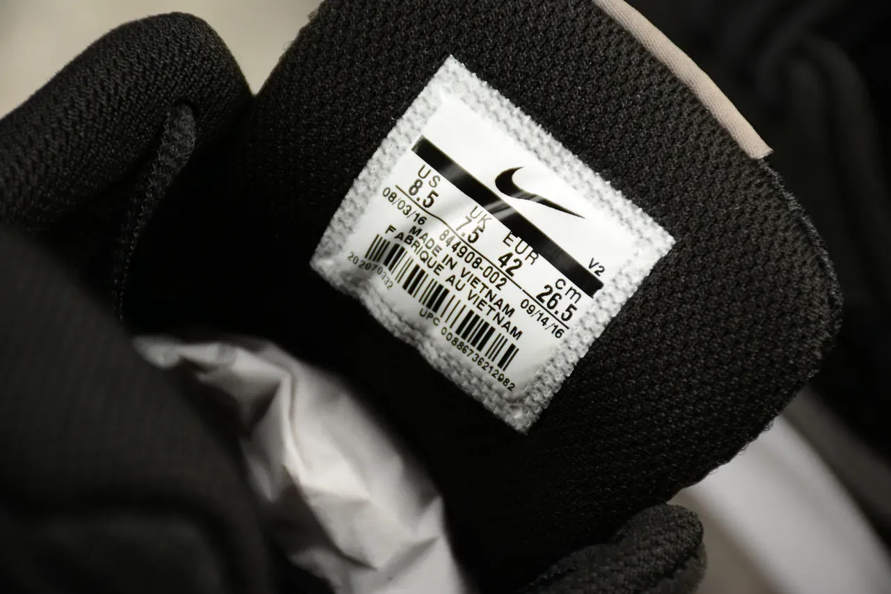 Nike Black White Mesh Upper Metallic Swoosh Lifestyle Sneakers 10