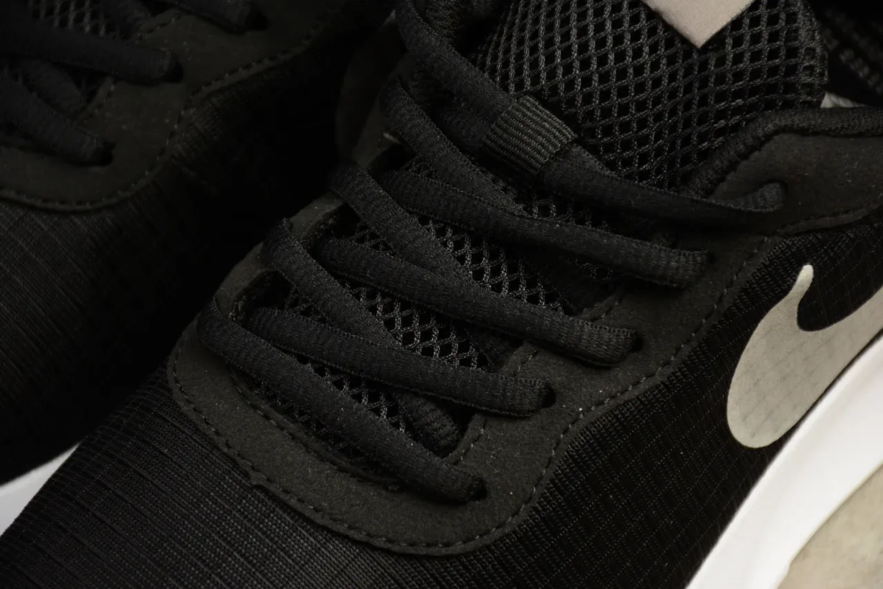 Nike Black White Mesh Upper Metallic Swoosh Lifestyle Sneakers 13