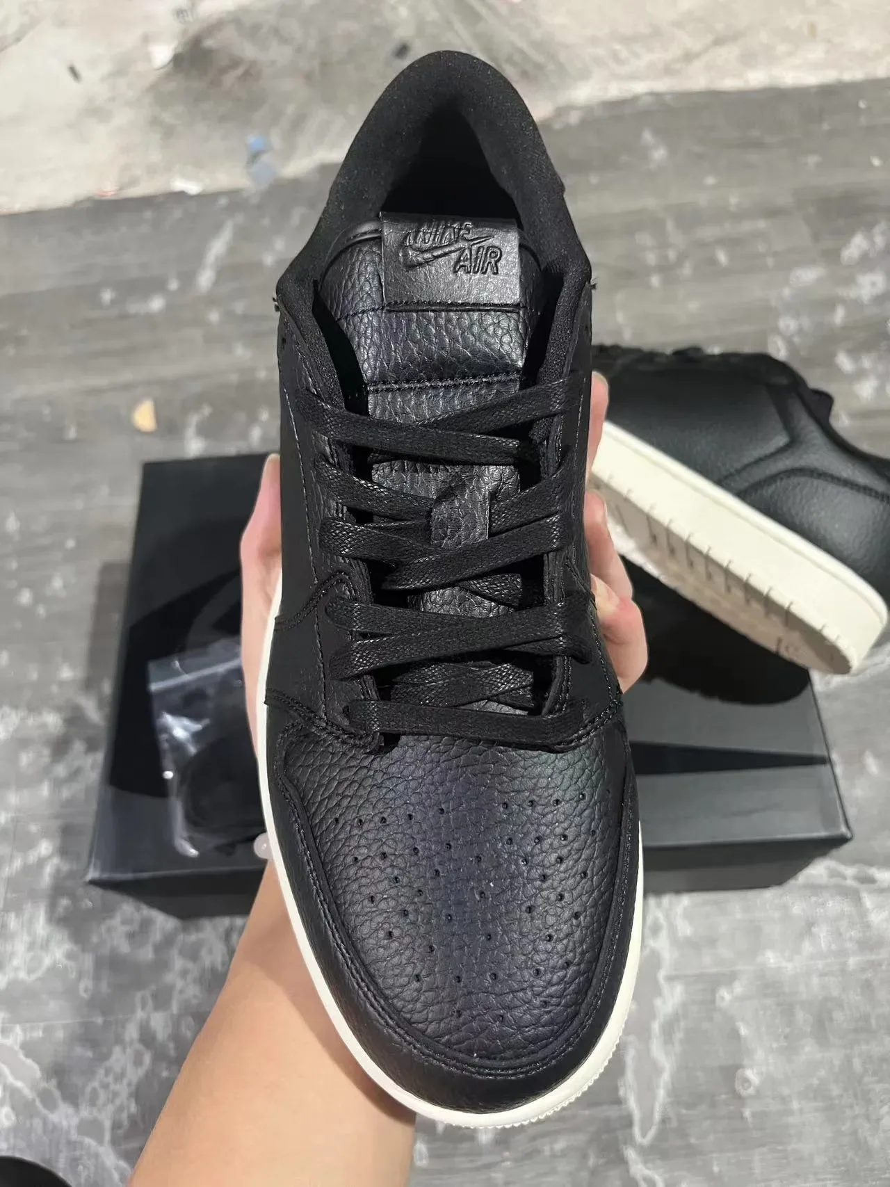 Nike Black White Pebbled Leather Upper Cupsole Lifestyle Sneakers 3