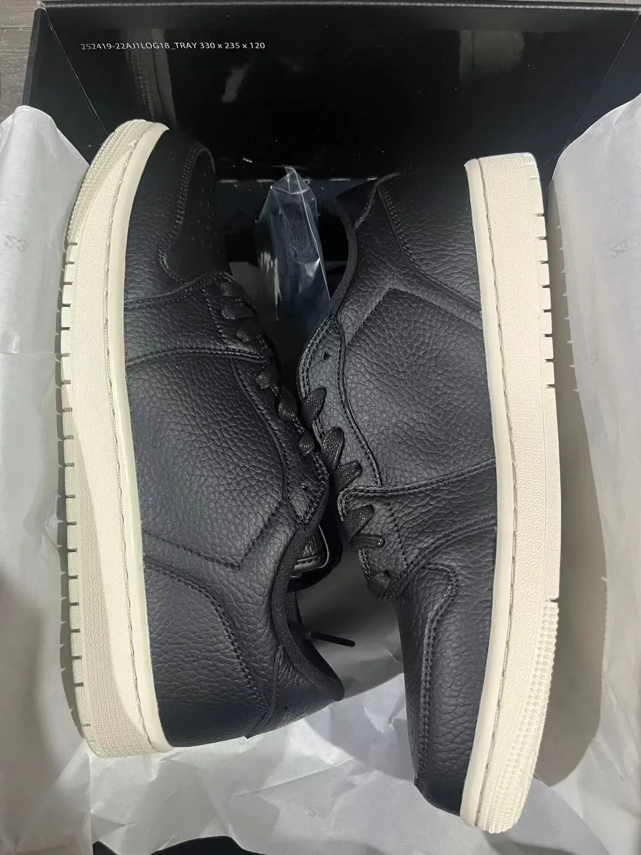 Nike Black White Pebbled Leather Upper Cupsole Lifestyle Sneakers 9