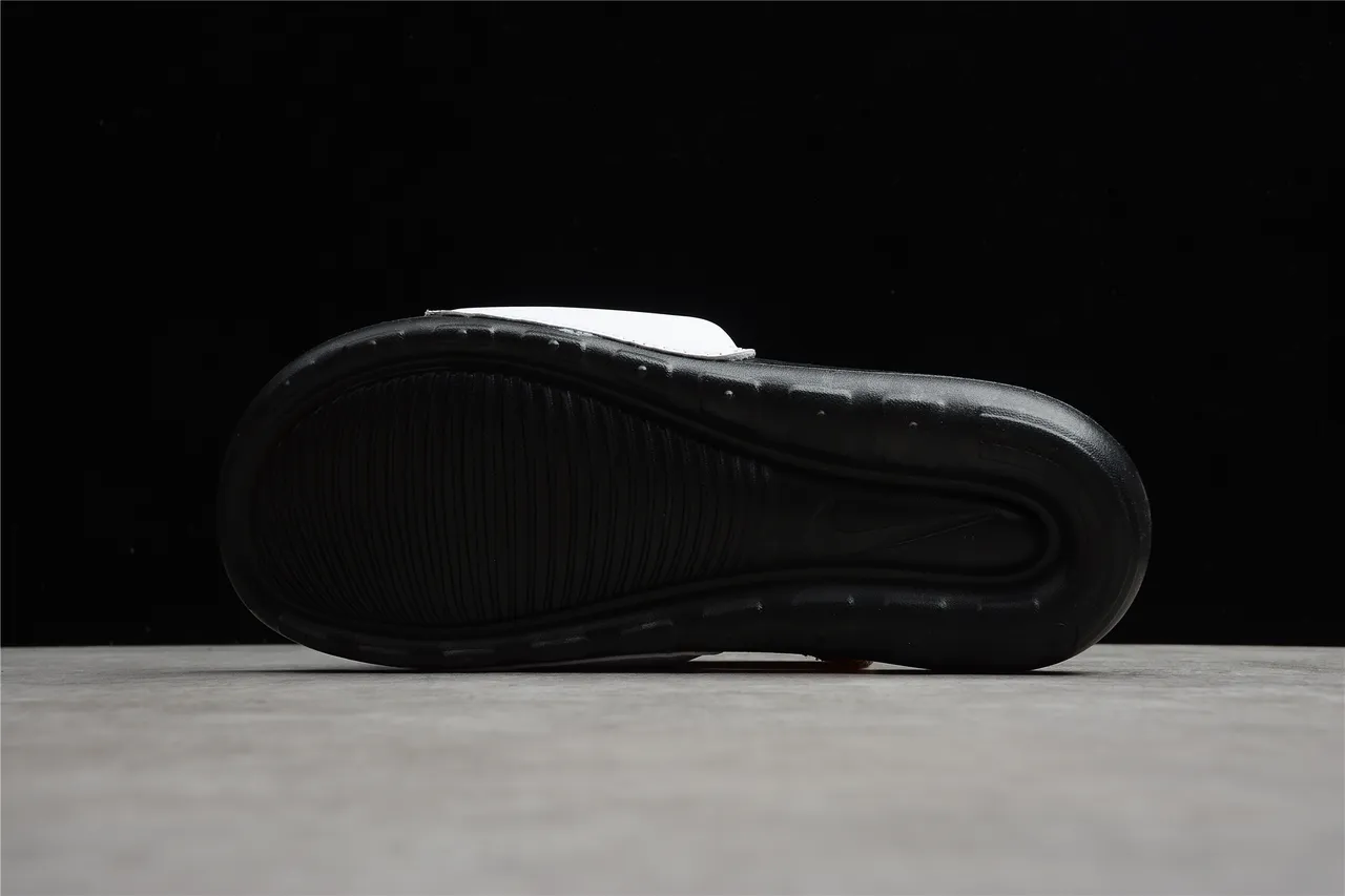 Nike Black White Single-Strap Slide Molded Ribbed Footbed Slippers 8