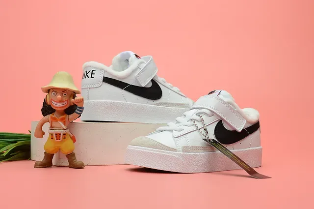 Nike Blazer Low Kids White Multicolor Cartoon Print Lifestyle Sneakers 11
