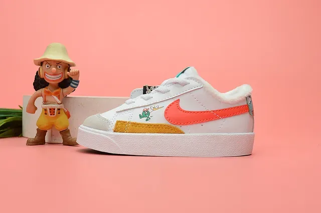 Nike Blazer Low Kids White Multicolor Cartoon Print Lifestyle Sneakers 18