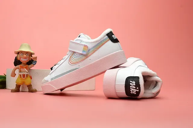 Nike Blazer Low Kids White Multicolor Cartoon Print Lifestyle Sneakers 21