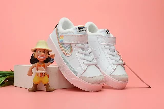 Nike Blazer Low Kids White Multicolor Cartoon Print Lifestyle Sneakers 23